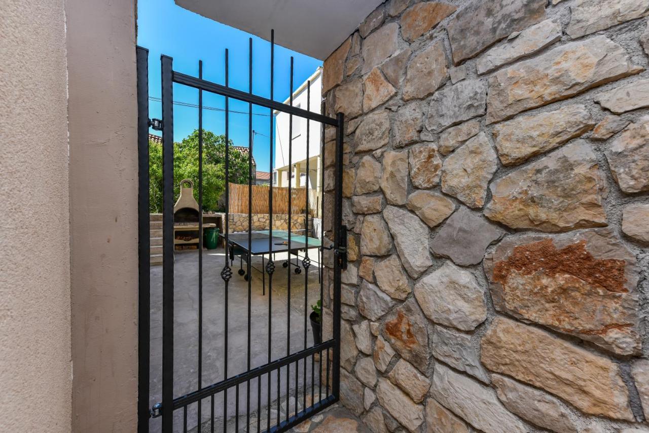 Apartment Loro With Jacuzzi Posedarje Zewnętrze zdjęcie