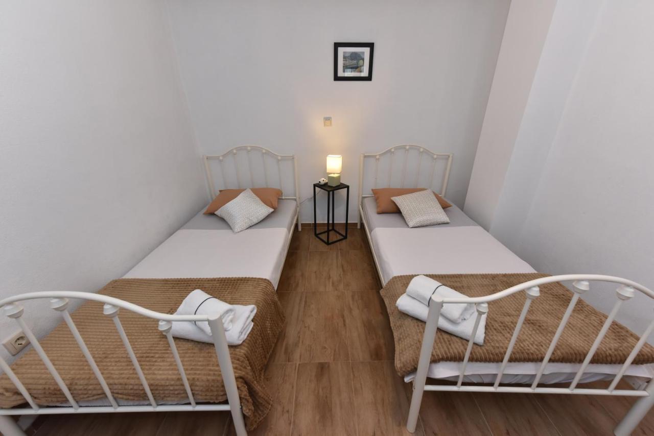 Apartment Loro With Jacuzzi Posedarje Zewnętrze zdjęcie