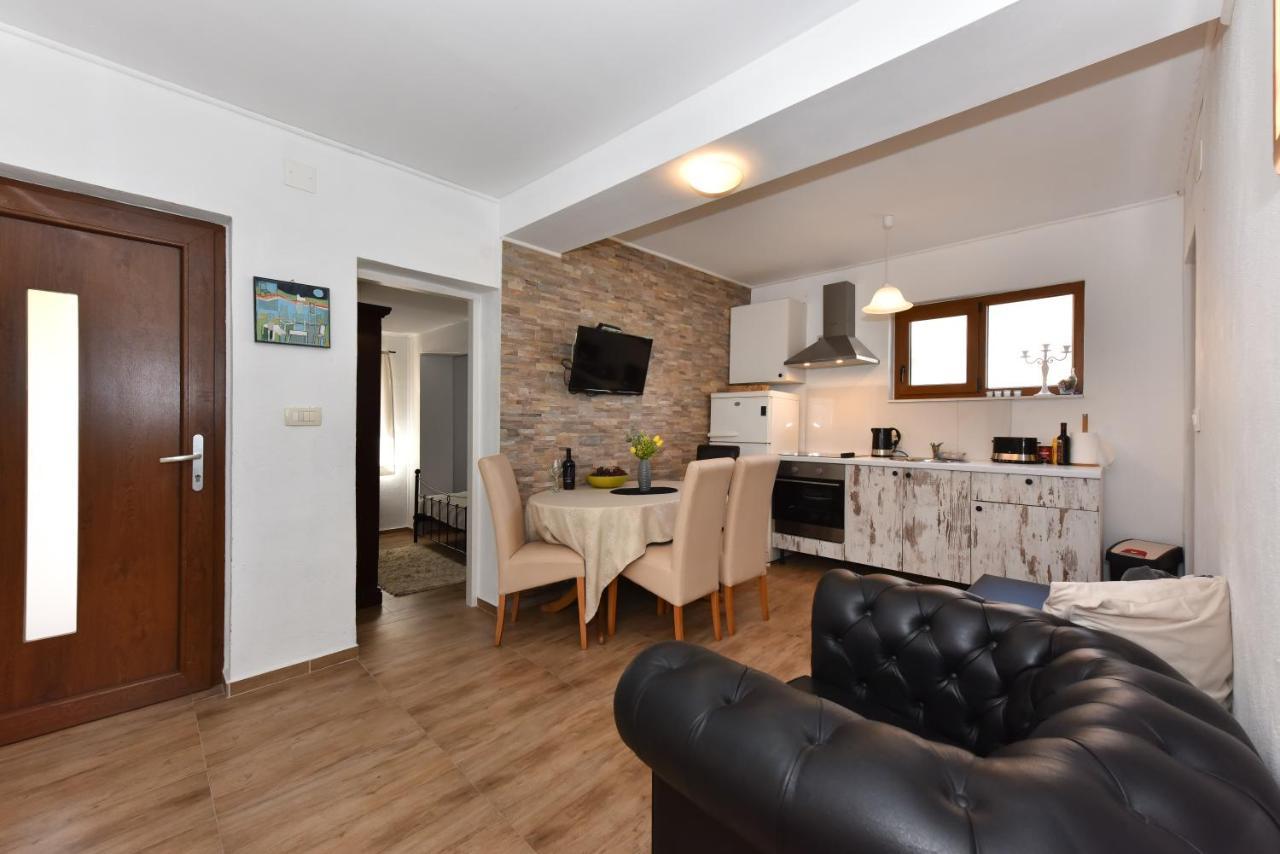 Apartment Loro With Jacuzzi Posedarje Zewnętrze zdjęcie