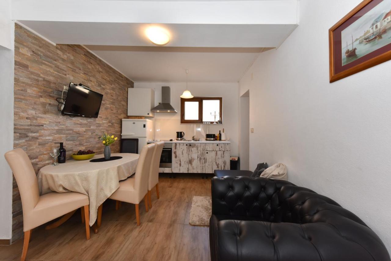 Apartment Loro With Jacuzzi Posedarje Zewnętrze zdjęcie